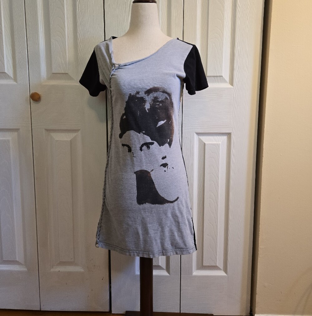 Cat Princess Graphic Short Sleeve Dress